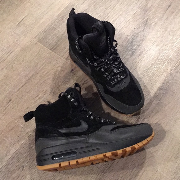 nike air max waterproof boots